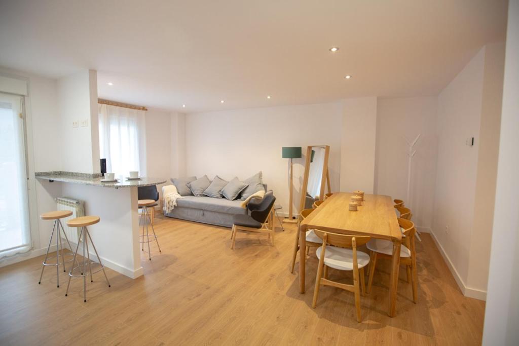 Apartamentos Tiu Enrique 4 Piso Onís Esterno foto